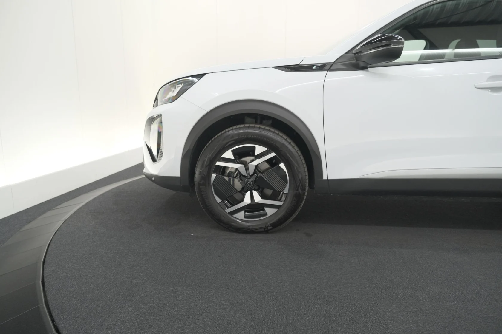 Peugeot e-2008 Allure Avantage