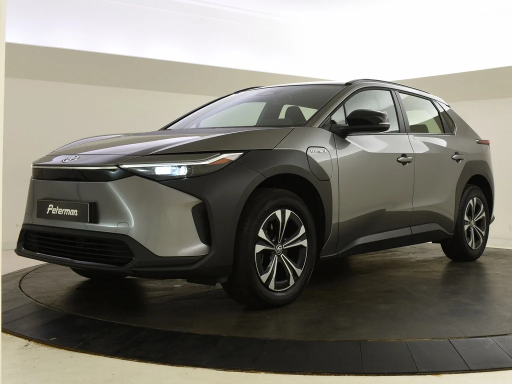 Toyota bZ4X Business 3 Fase laden