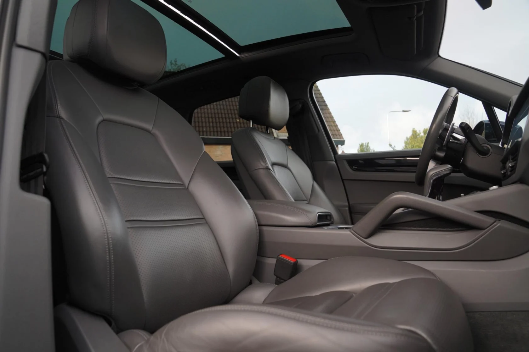 Porsche-Cayenne