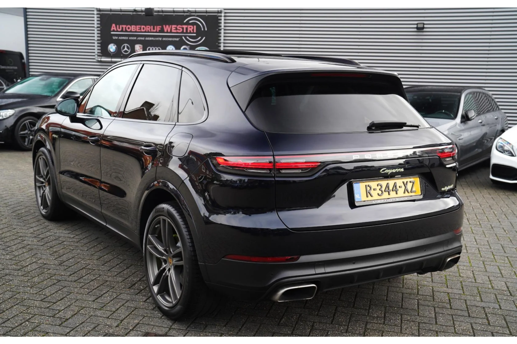 Porsche-Cayenne