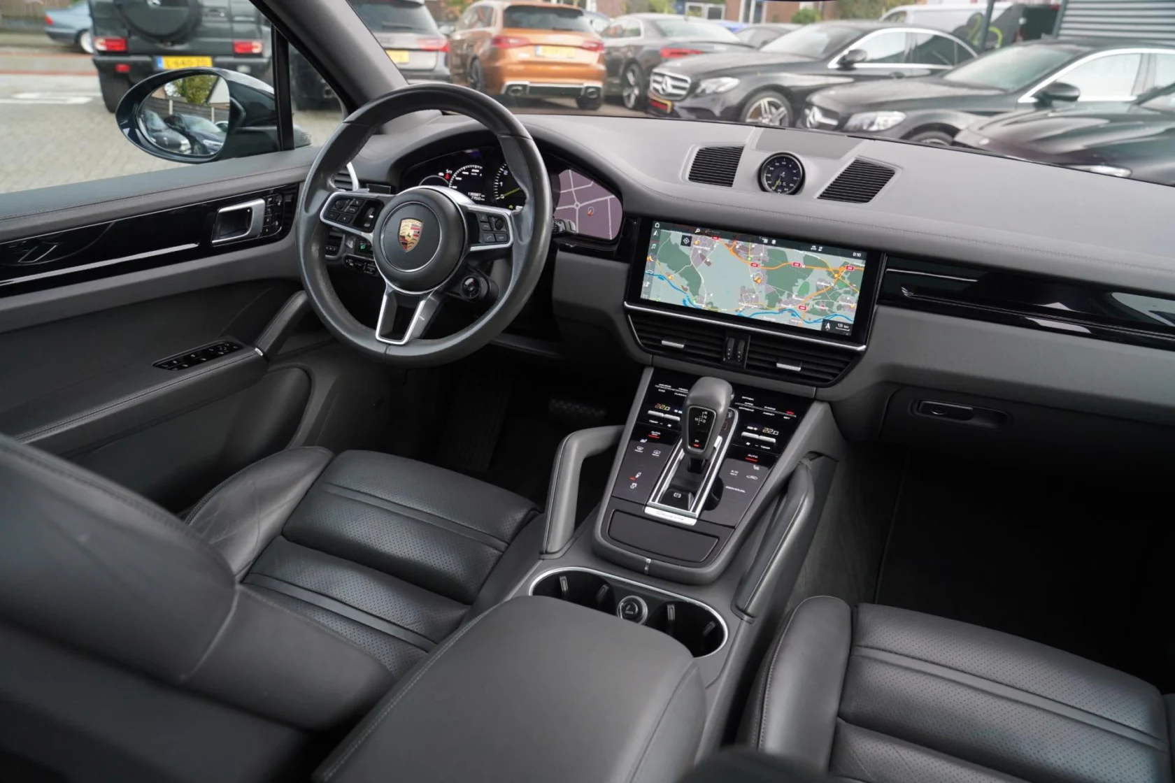 Porsche-Cayenne