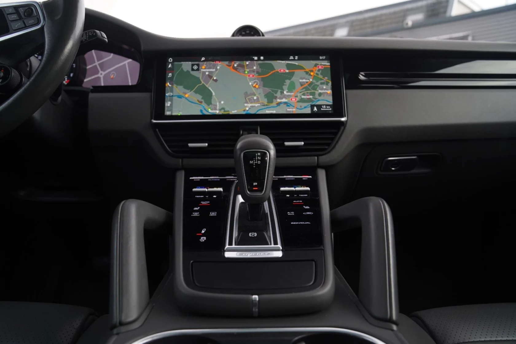 Porsche-Cayenne