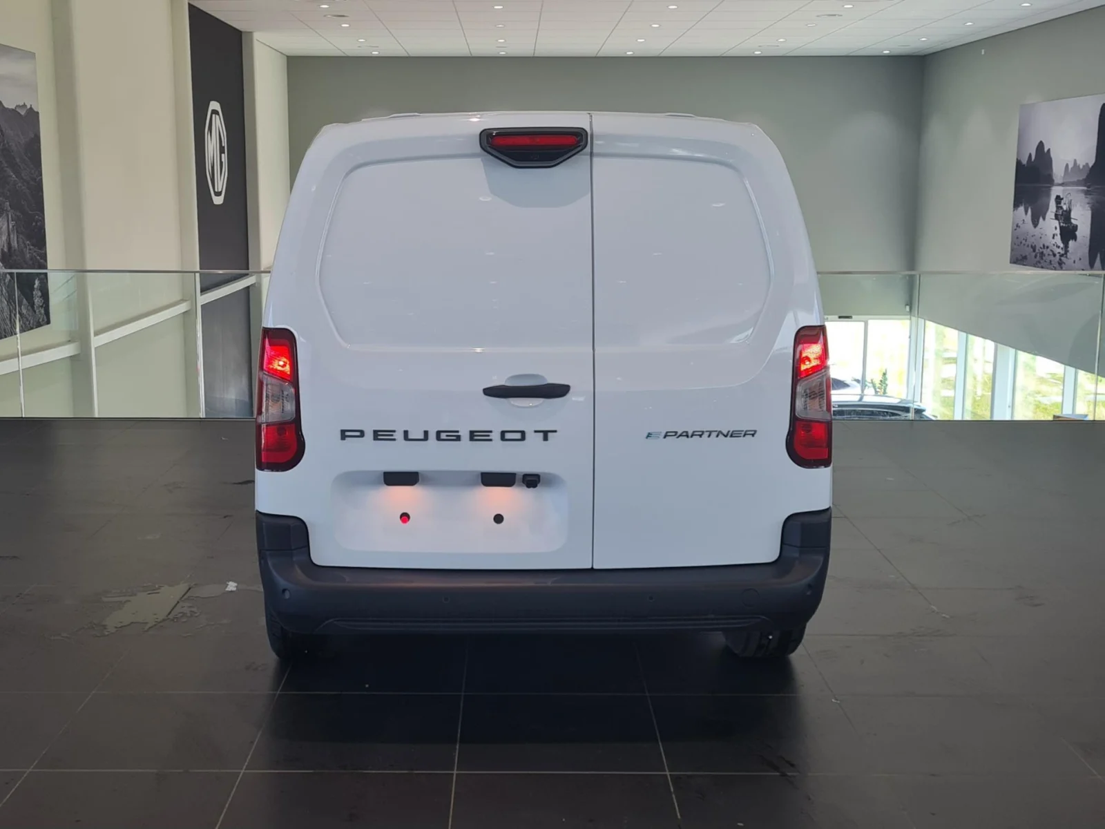 Peugeot e-Partner 136 L2