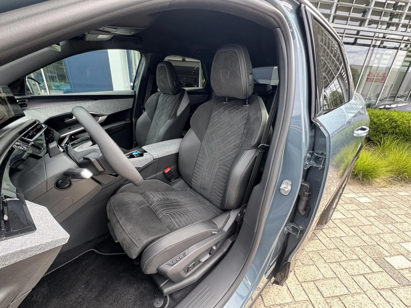 Peugeot e-3008 GT Avantage 210