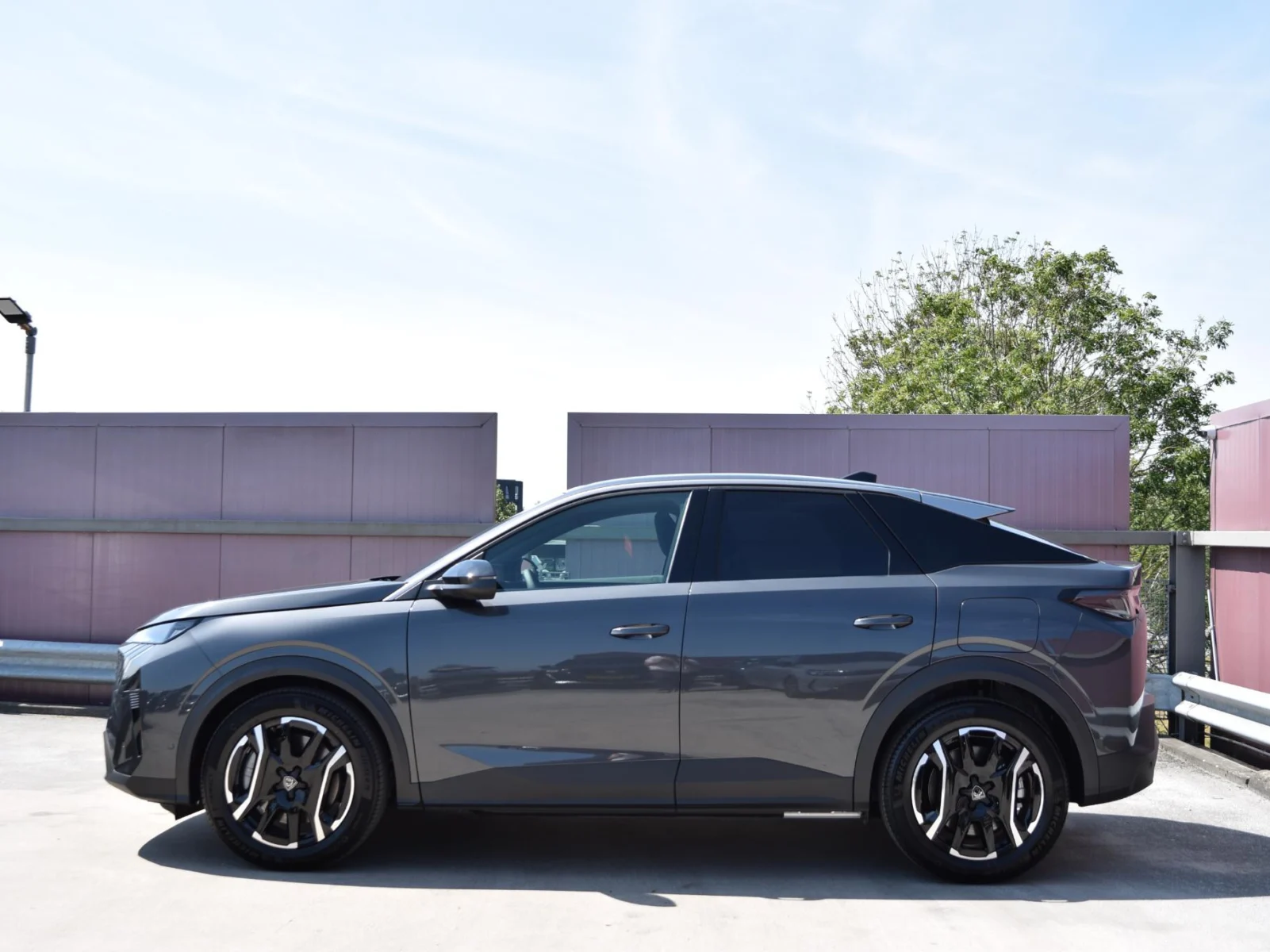 Peugeot e-3008 Allure Avantage 210
