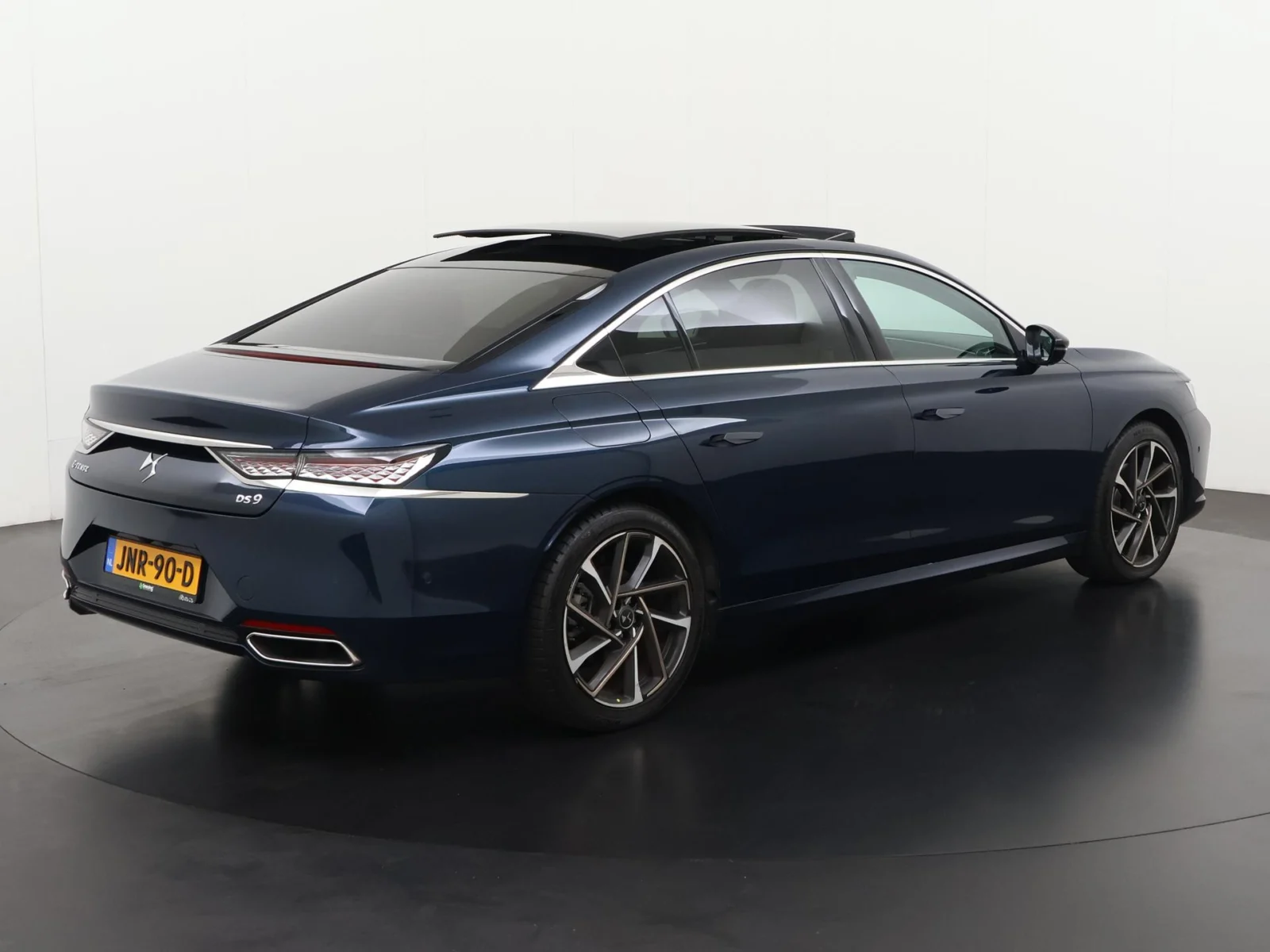 DS-DS 9 E-Tense