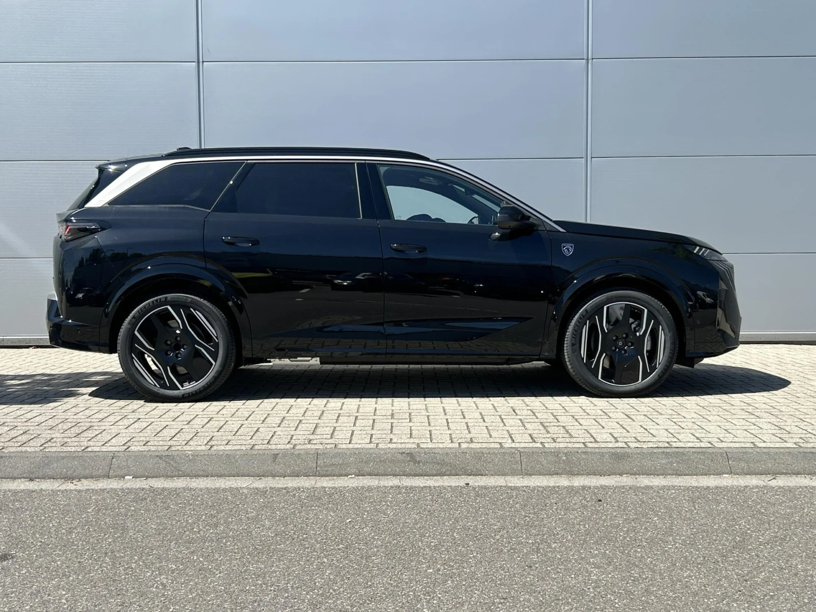 Peugeot e-5008 GT Long Range 7p