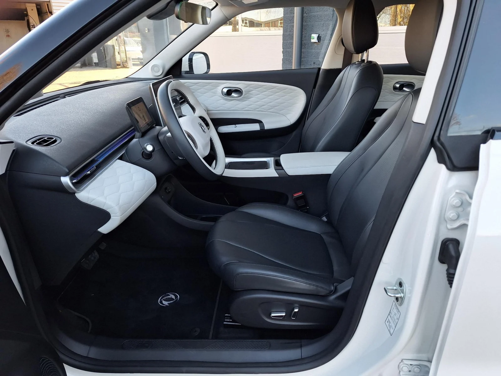Dongfeng Box Premium Edition