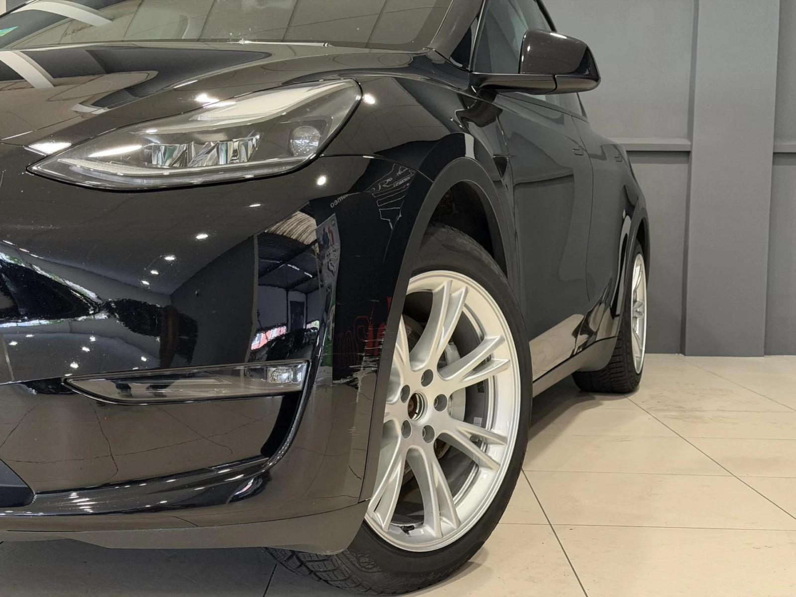 Tesla Model Y Long Range AWD