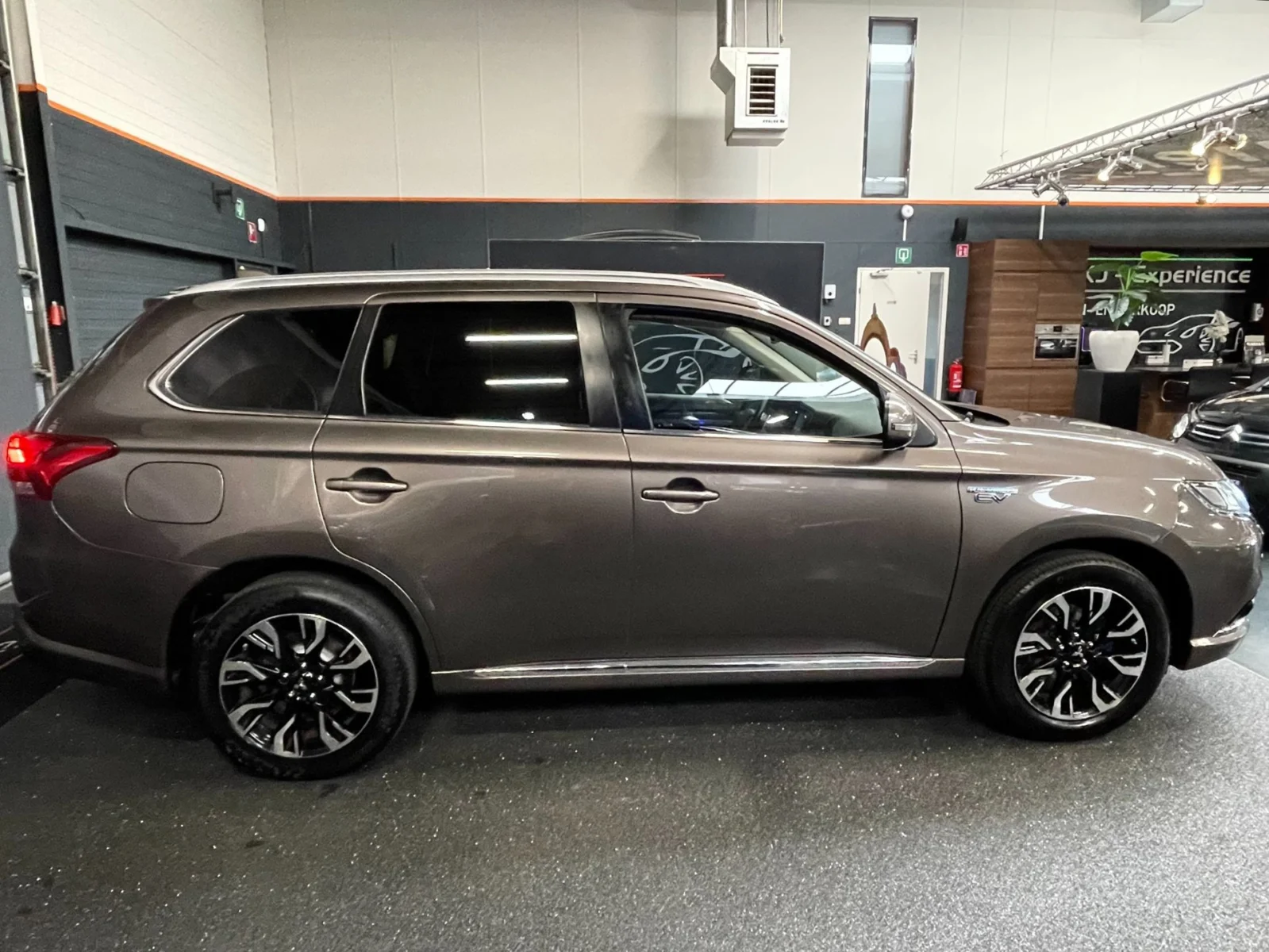 Mitsubishi-Outlander