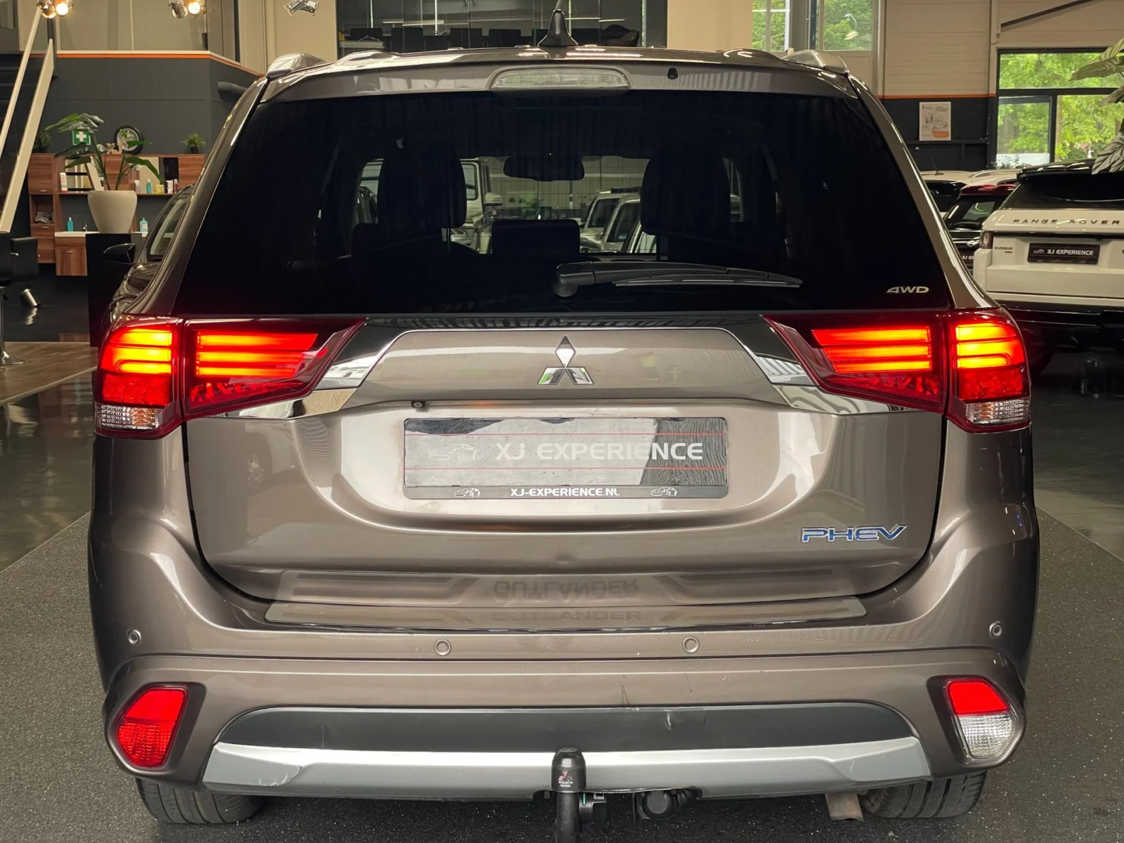 Mitsubishi-Outlander