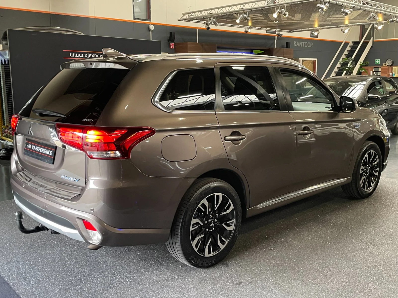Mitsubishi-Outlander
