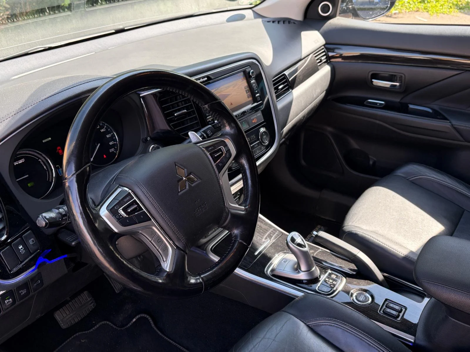 Mitsubishi-Outlander
