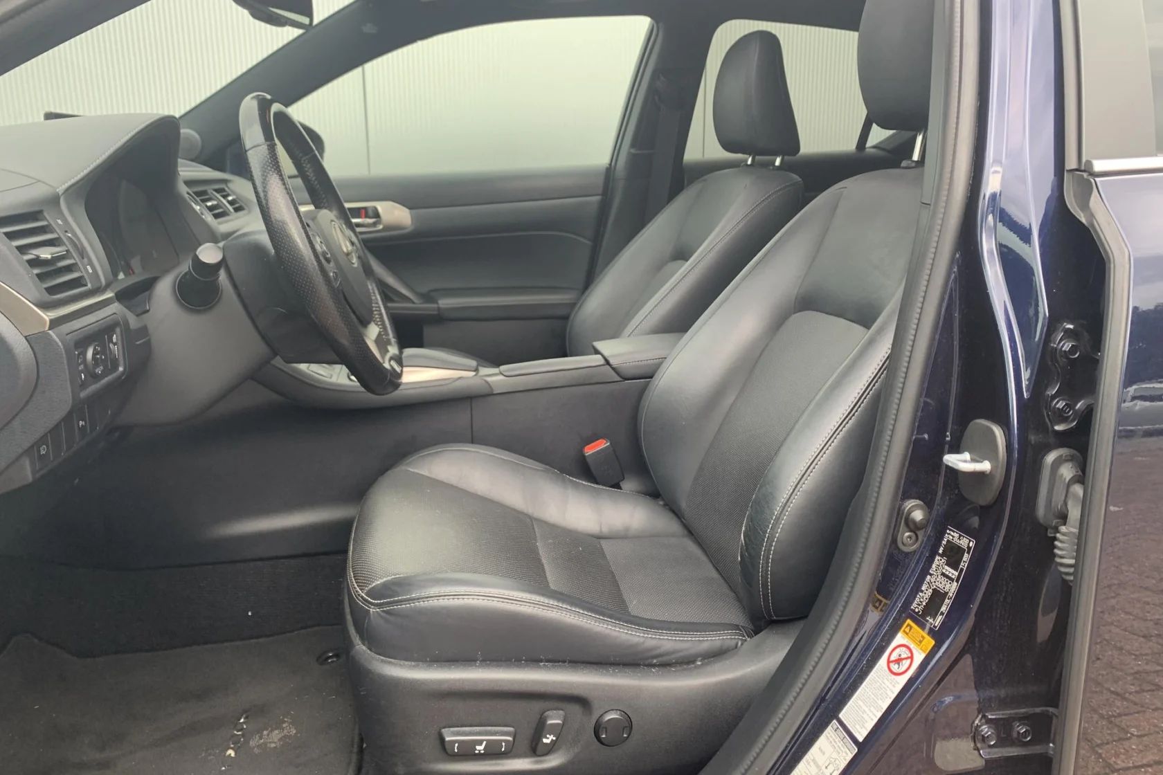 Lexus-CT 200h