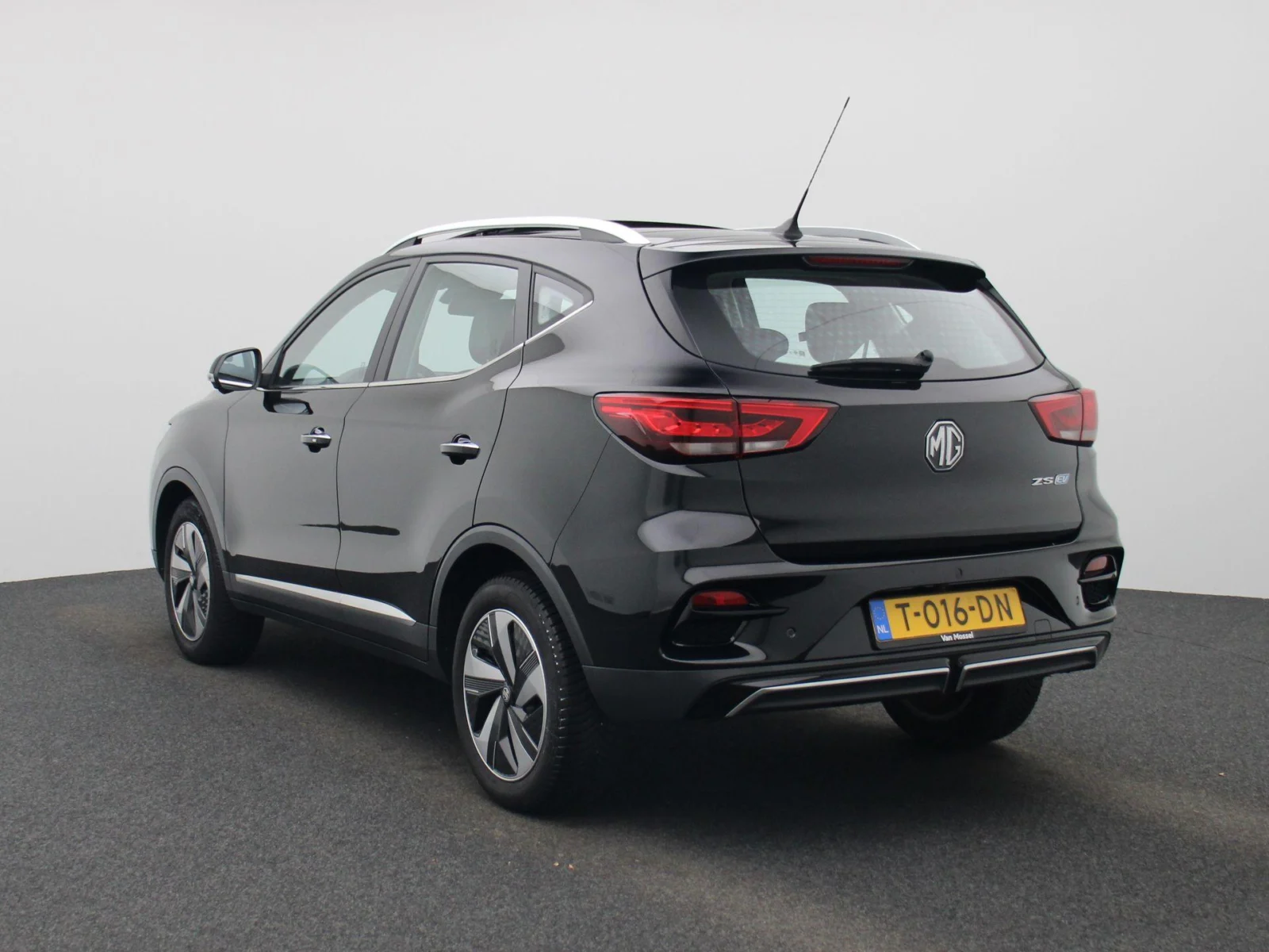 MG-ZS