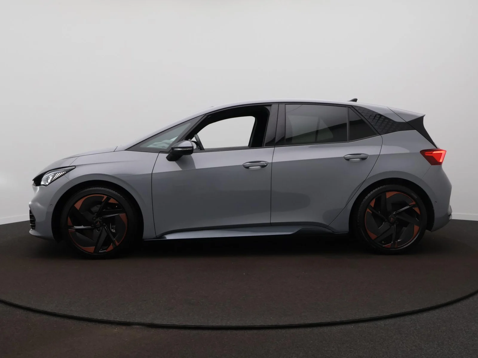 Cupra Born Adrenaline