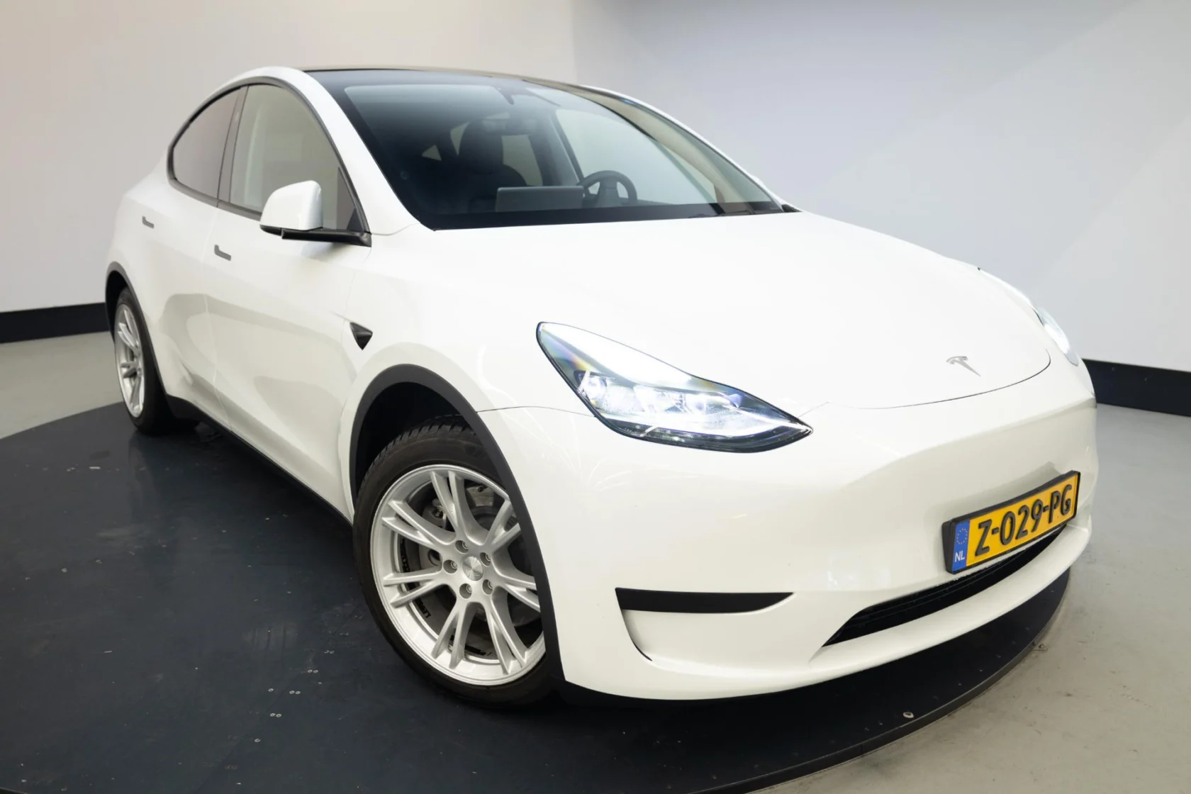 Tesla Model Y RWD