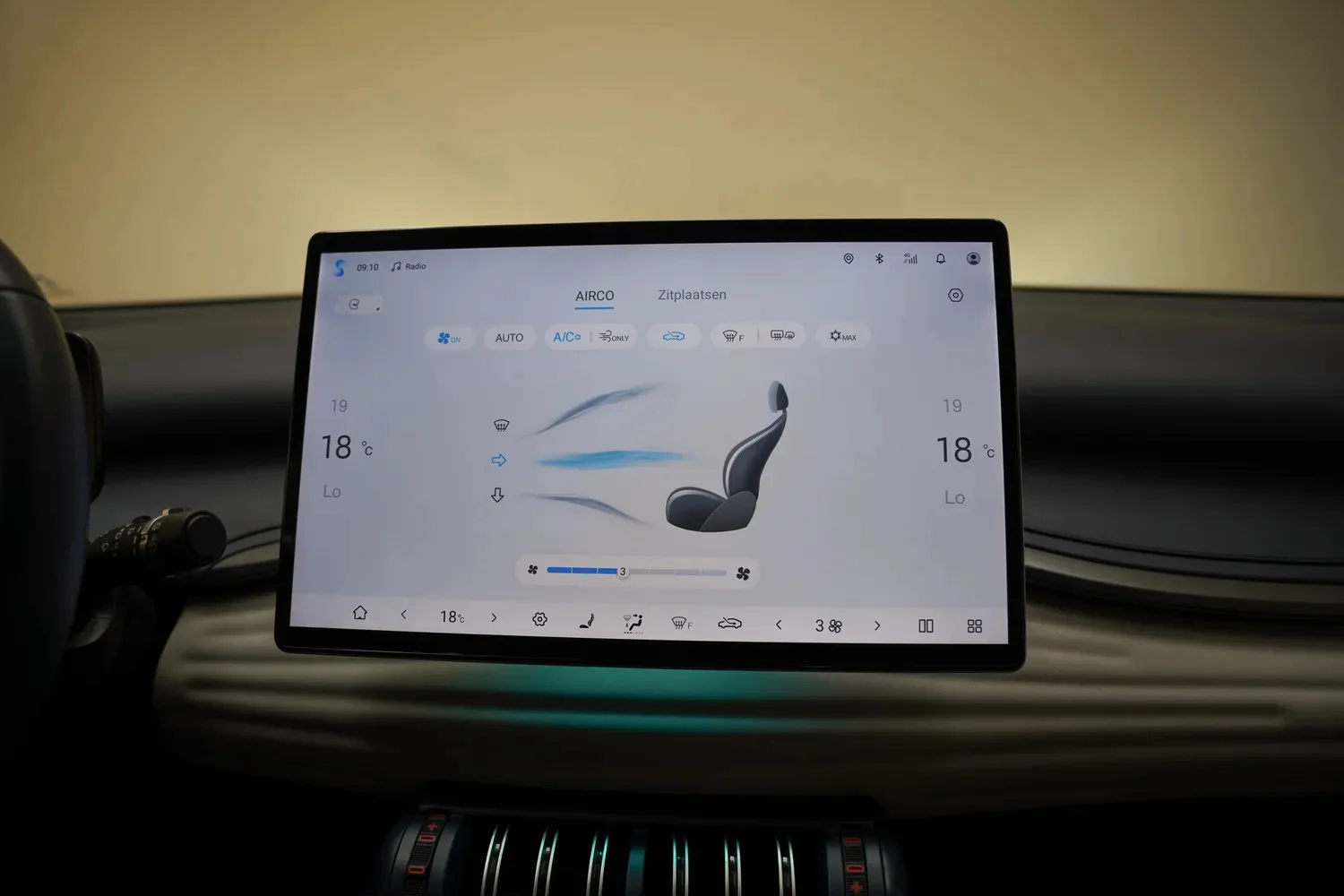 BYD Atto 3 Design [ Panorama Navi Apple