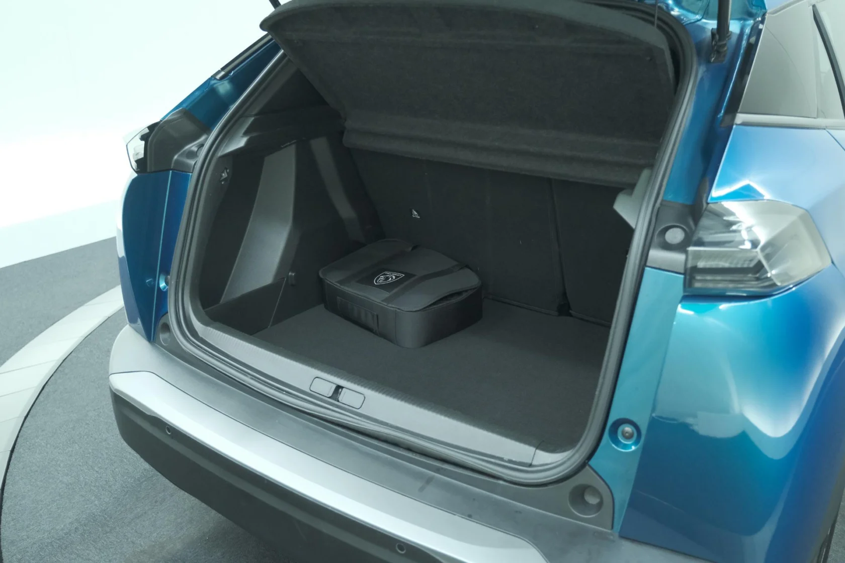 Peugeot e-2008 Allure Avantage