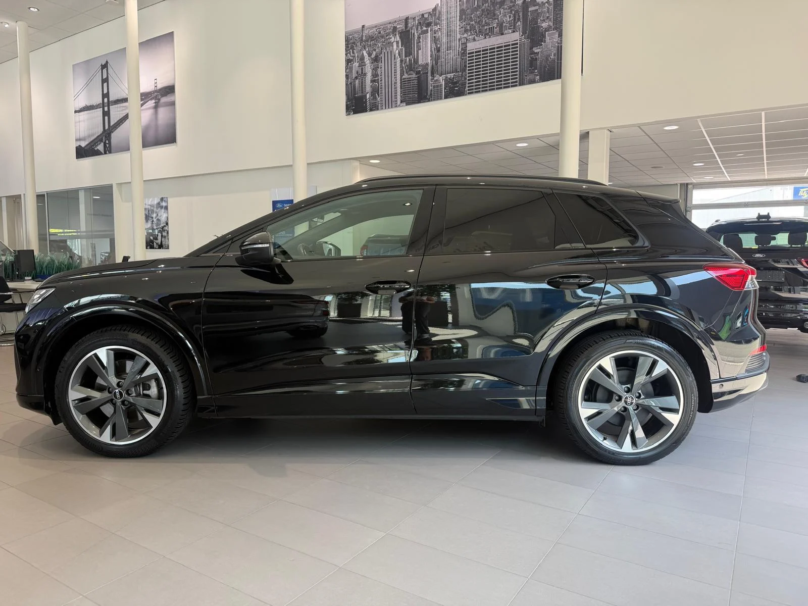 Audi-Q4 e-tron