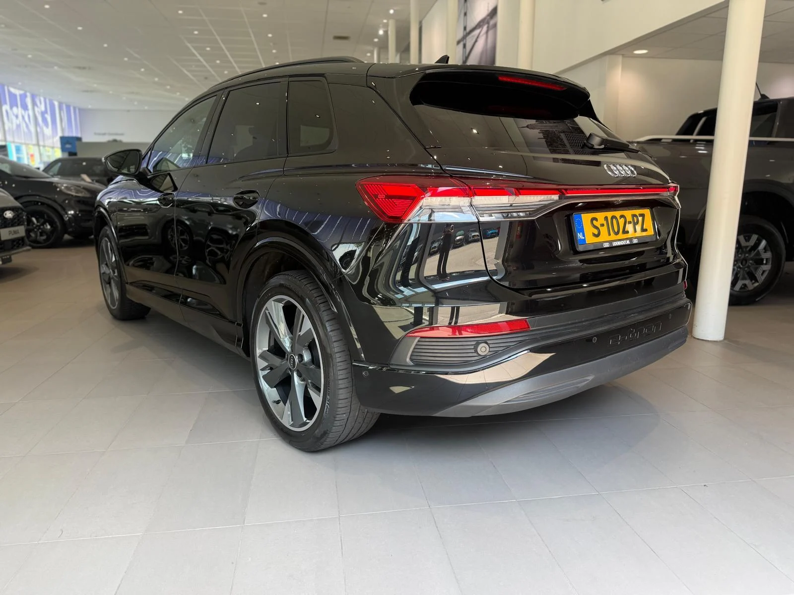 Audi-Q4 e-tron