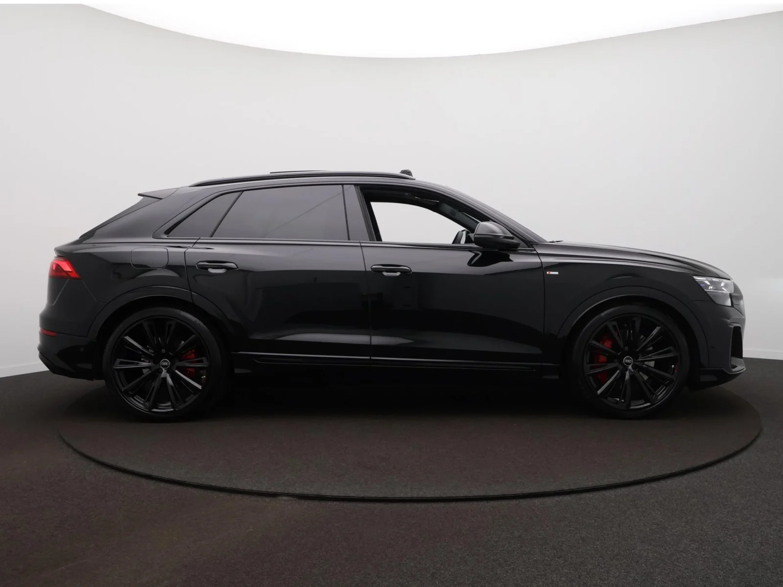 Audi-Q8