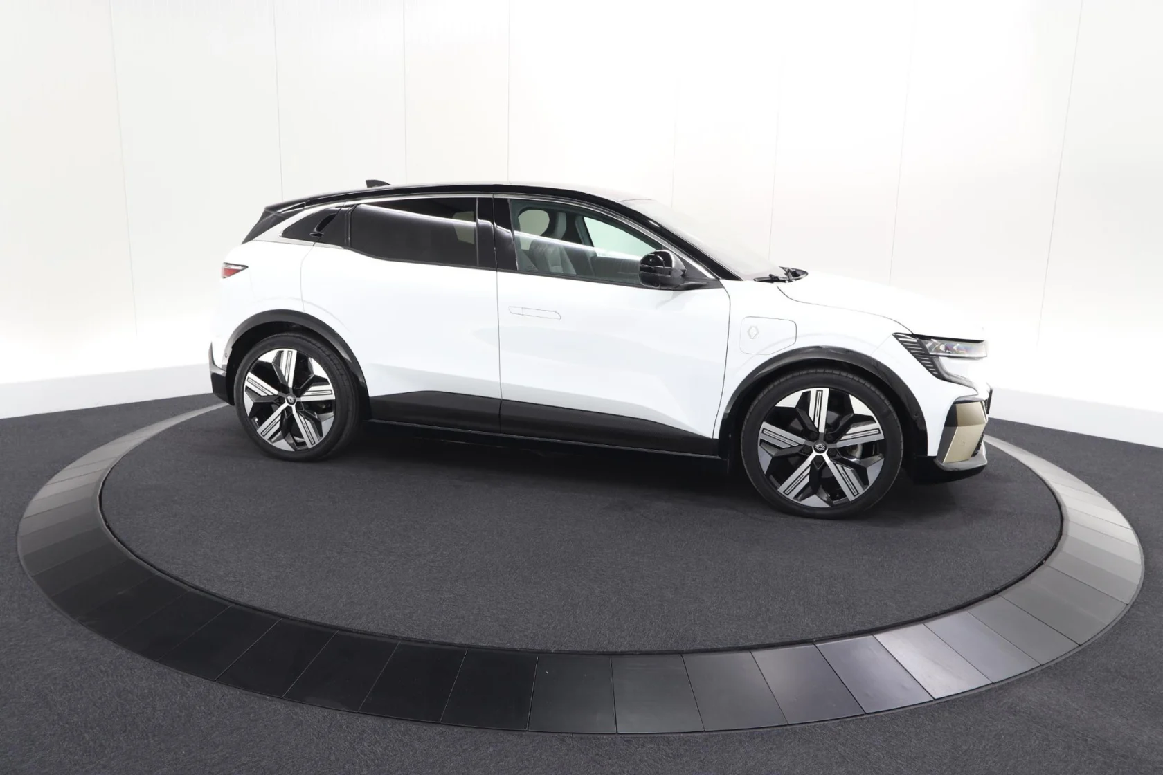Renault-Megane E-Tech Electric