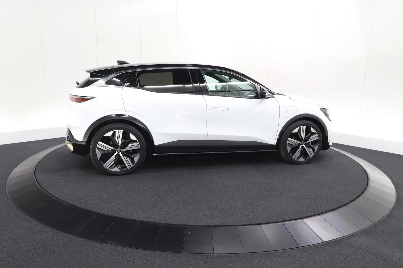 Renault-Megane E-Tech Electric
