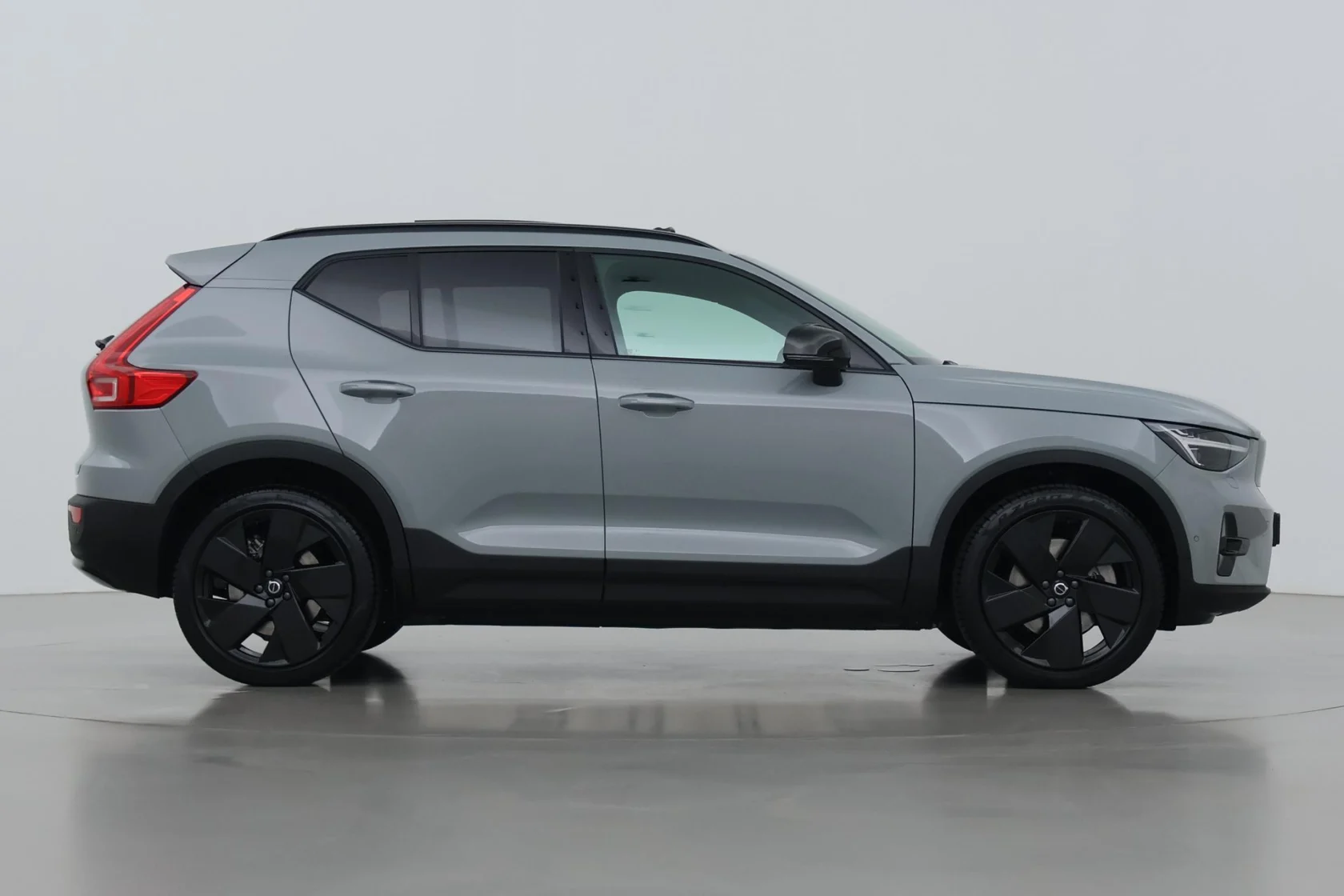 Volvo-EX40