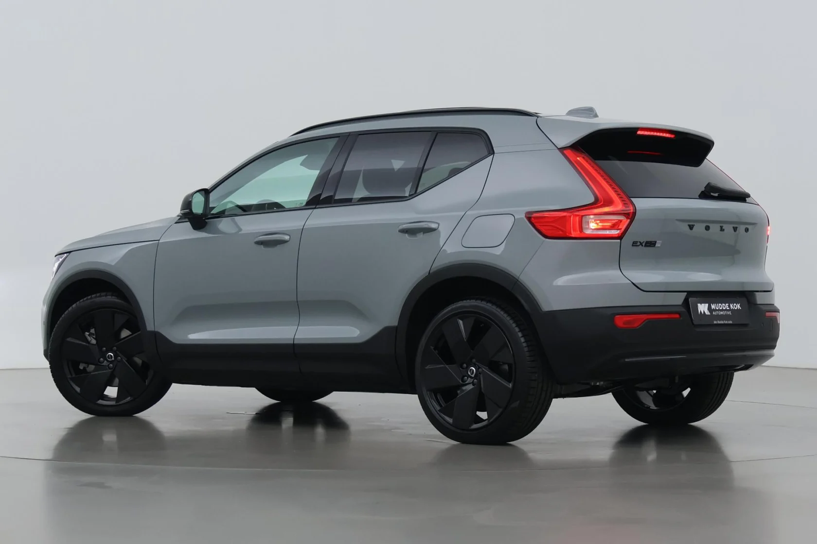 Volvo-EX40