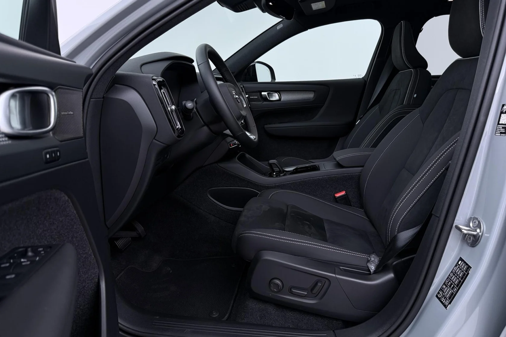 Volvo-EX40