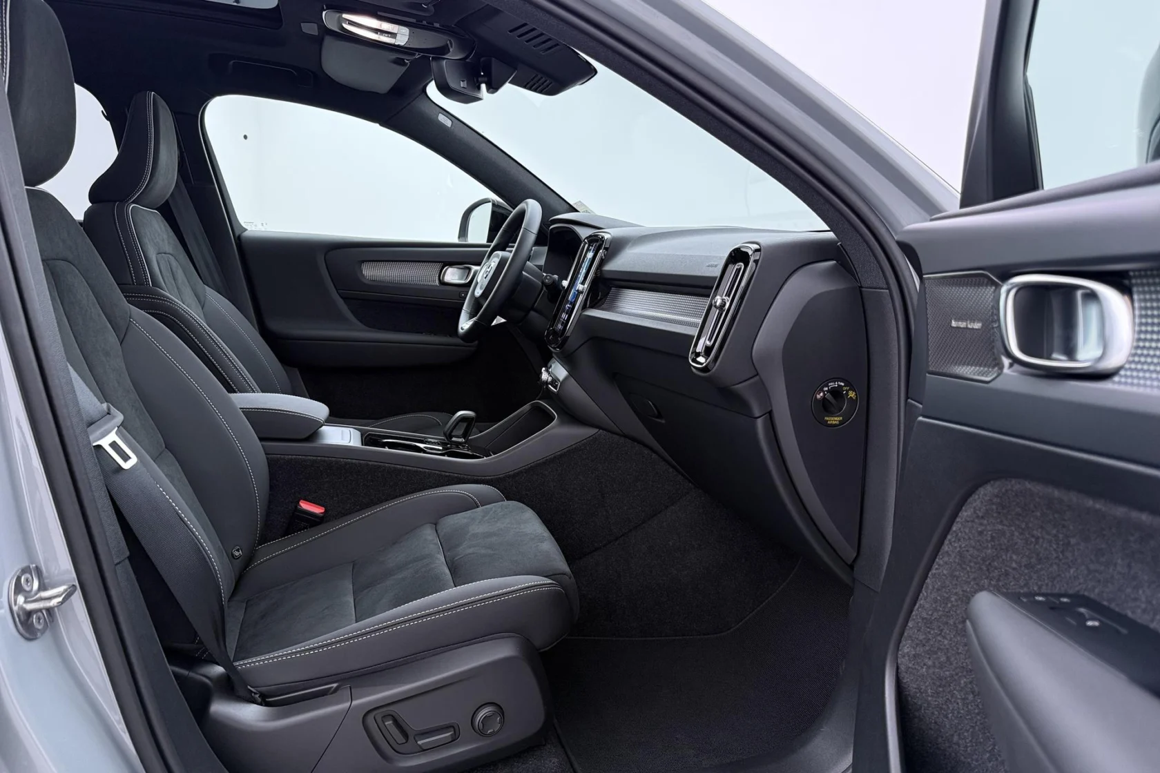 Volvo-EX40