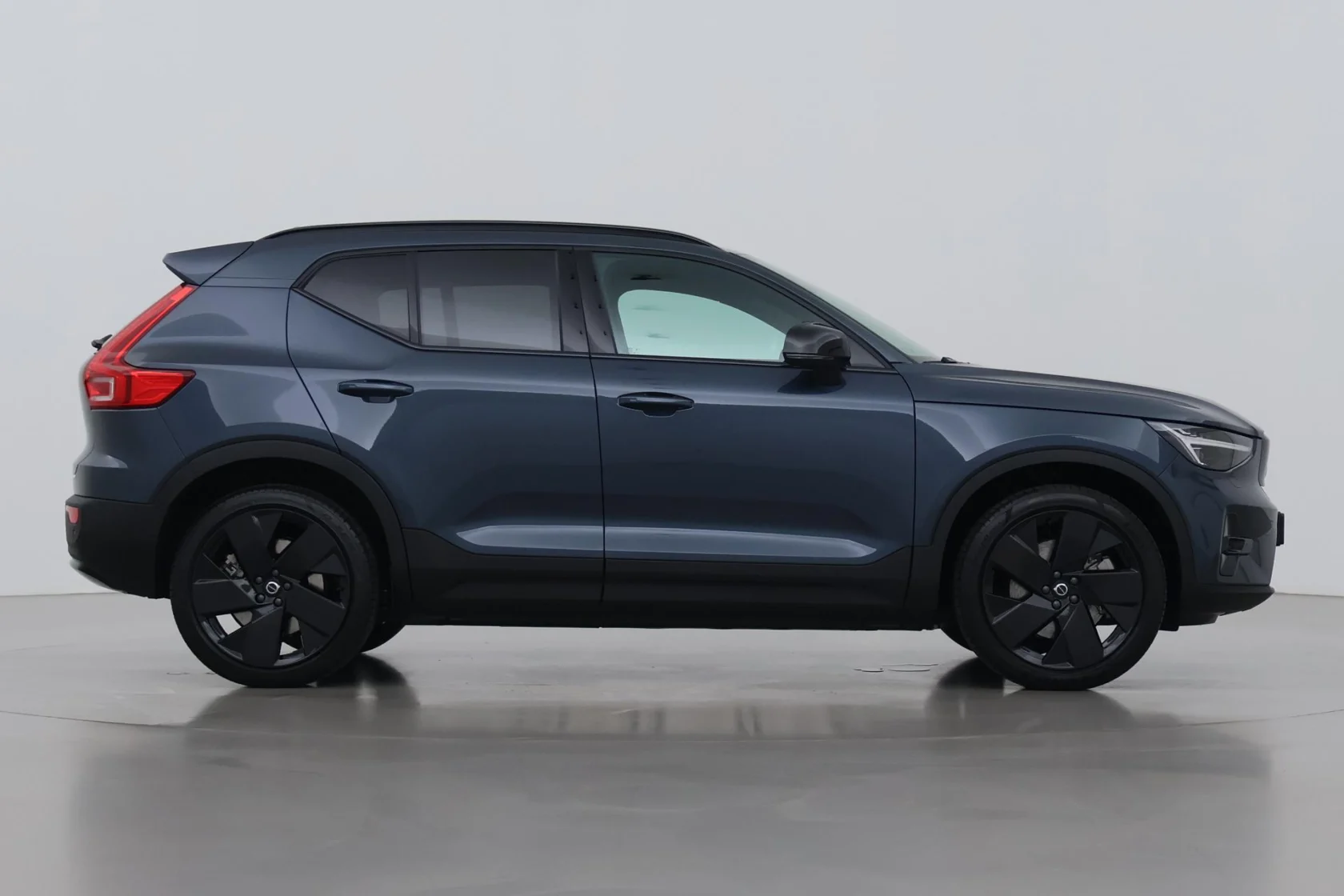 Volvo-EX40