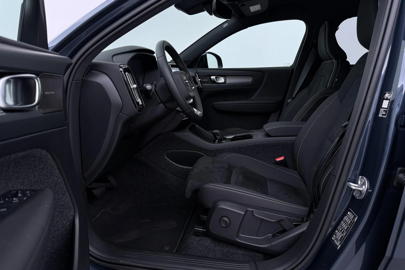 Volvo-EX40