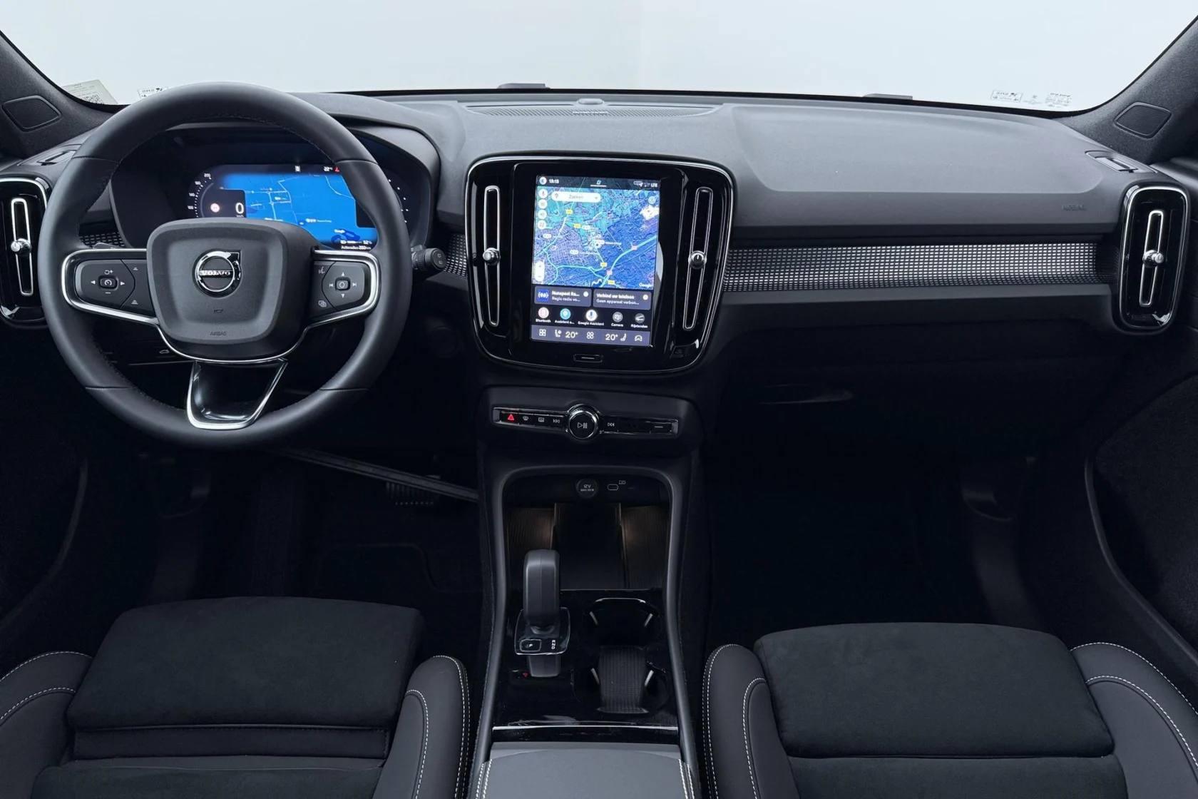 Volvo-EX40