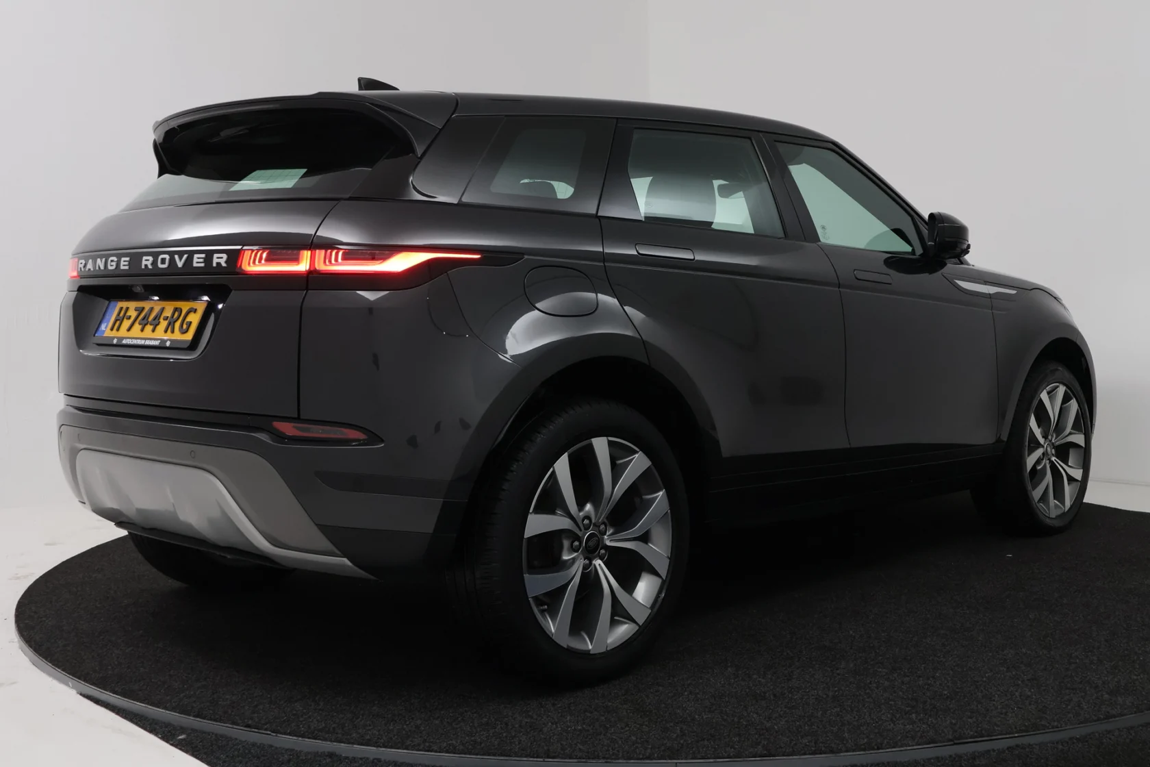 Land Rover-Range Rover Evoque