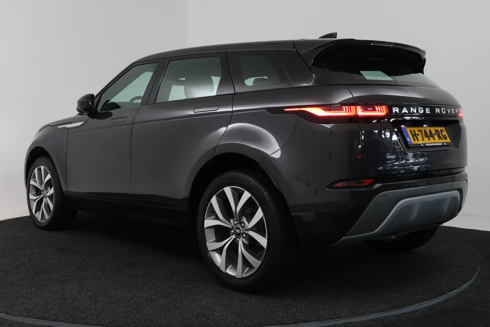 Land Rover-Range Rover Evoque