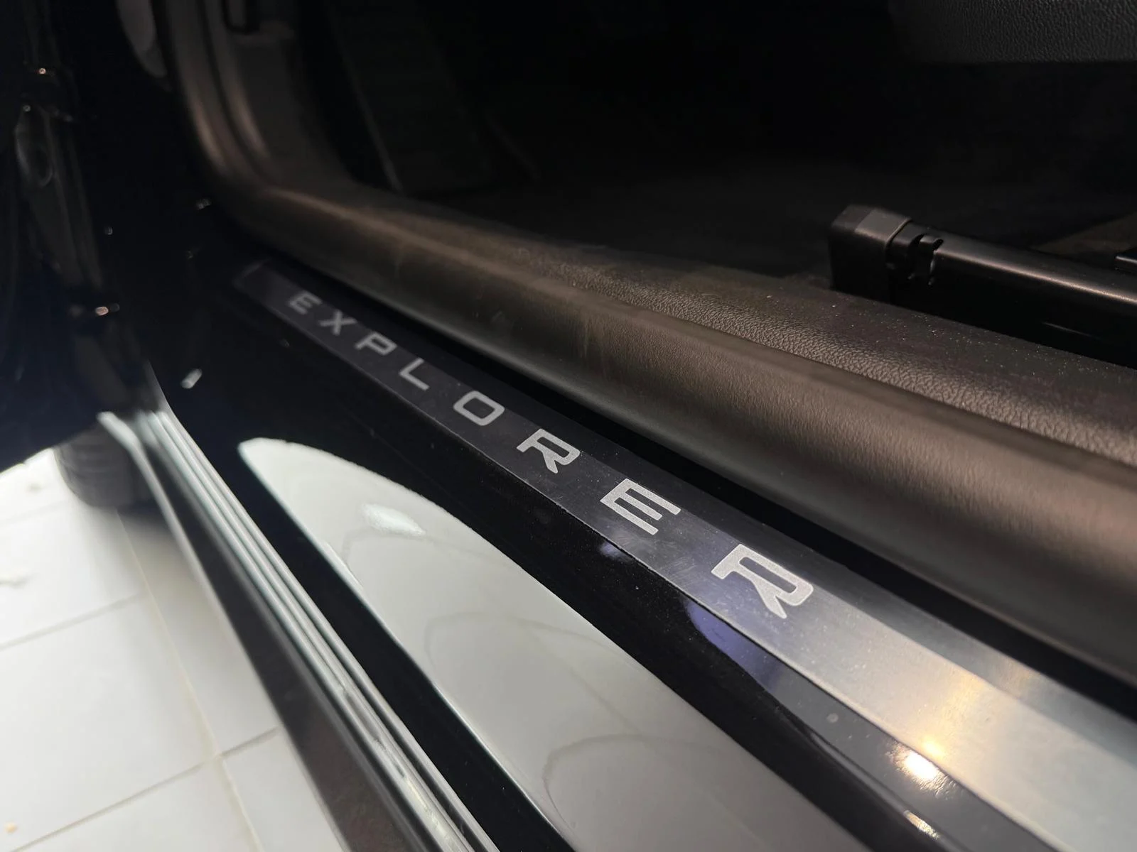 Ford-Explorer