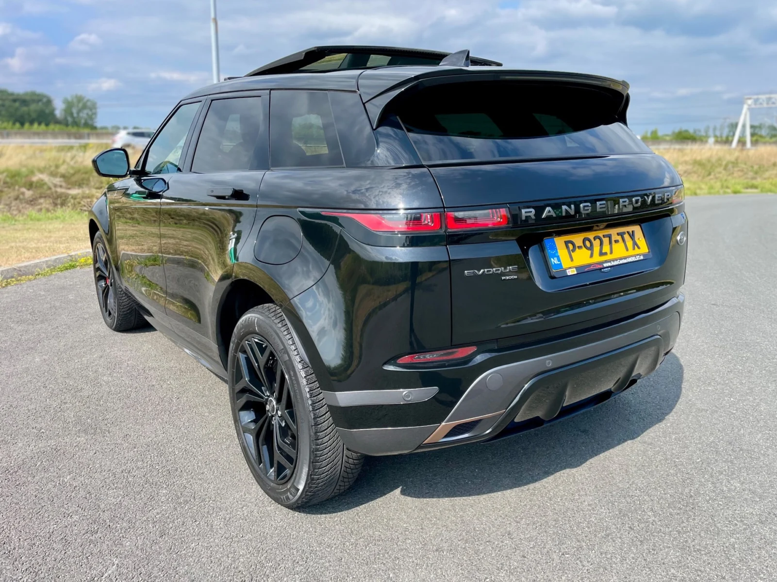 Land Rover-Range Rover Evoque