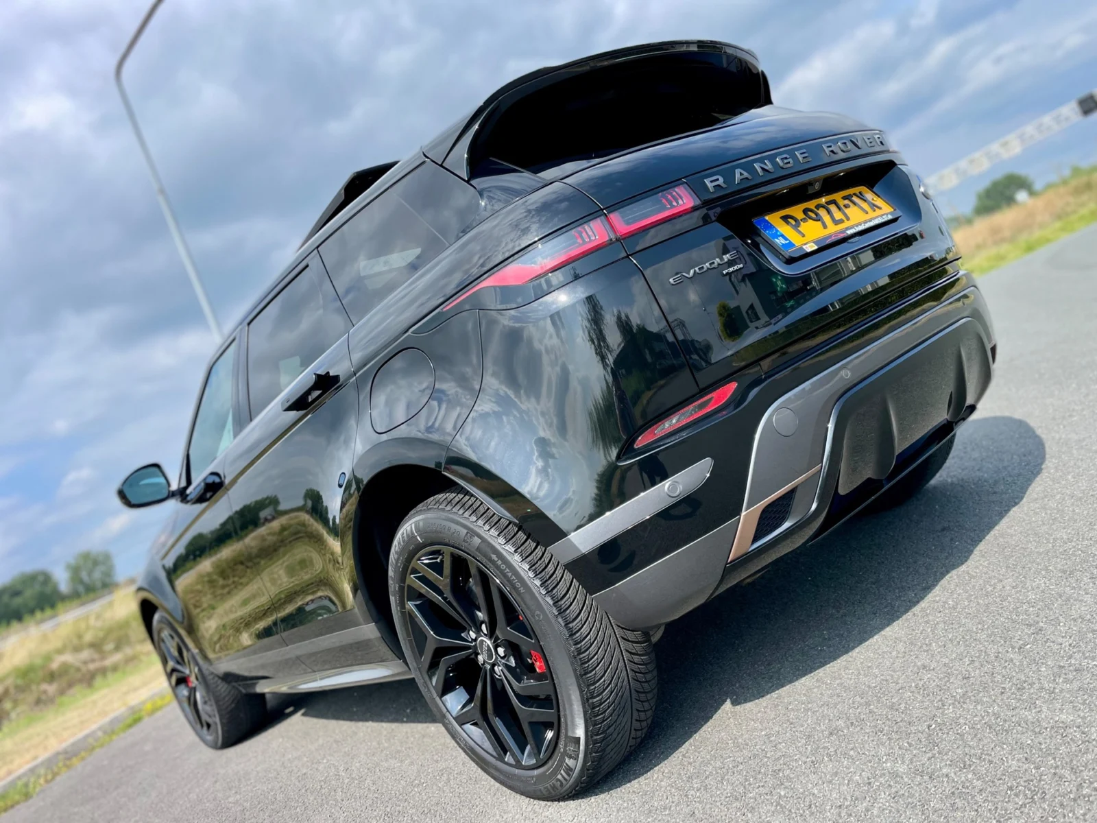 Land Rover-Range Rover Evoque