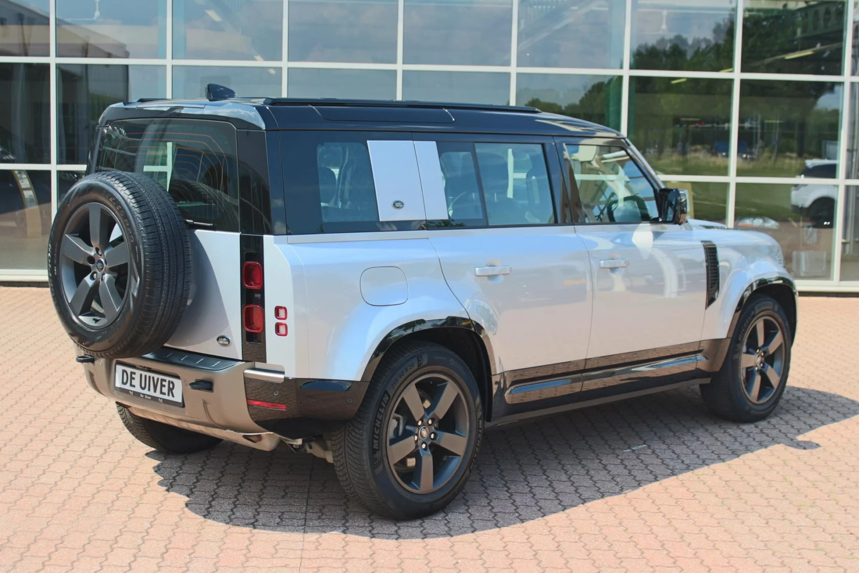 Land Rover-Defender