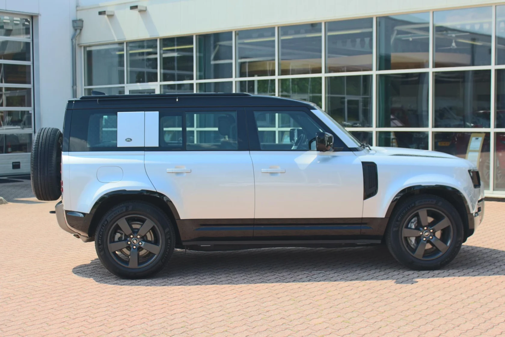 Land Rover-Defender
