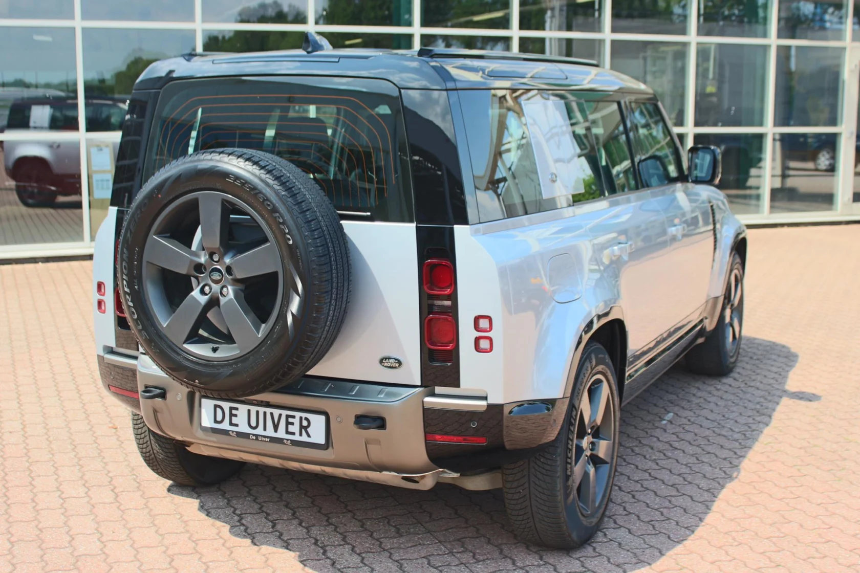 Land Rover-Defender