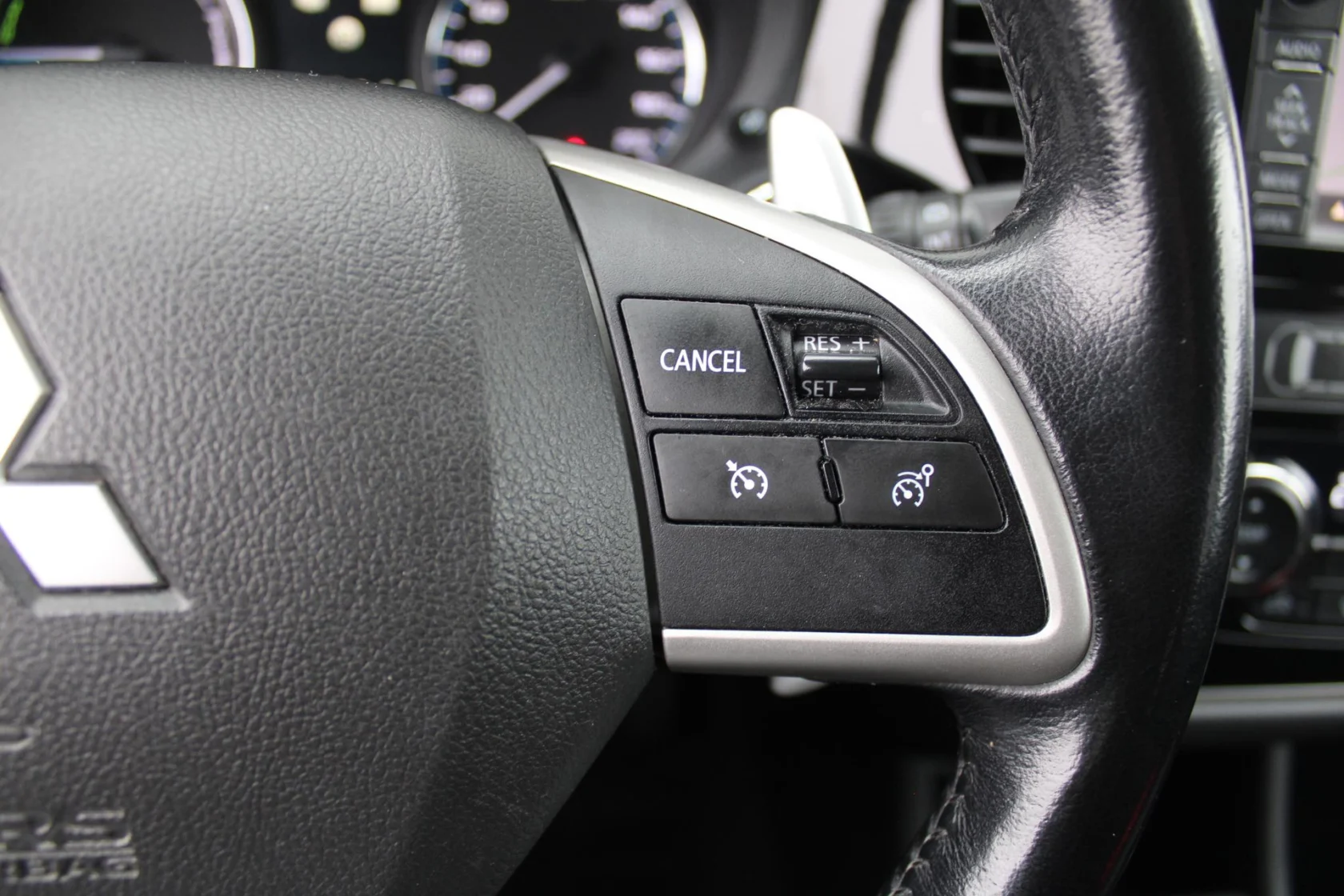 Mitsubishi-Outlander