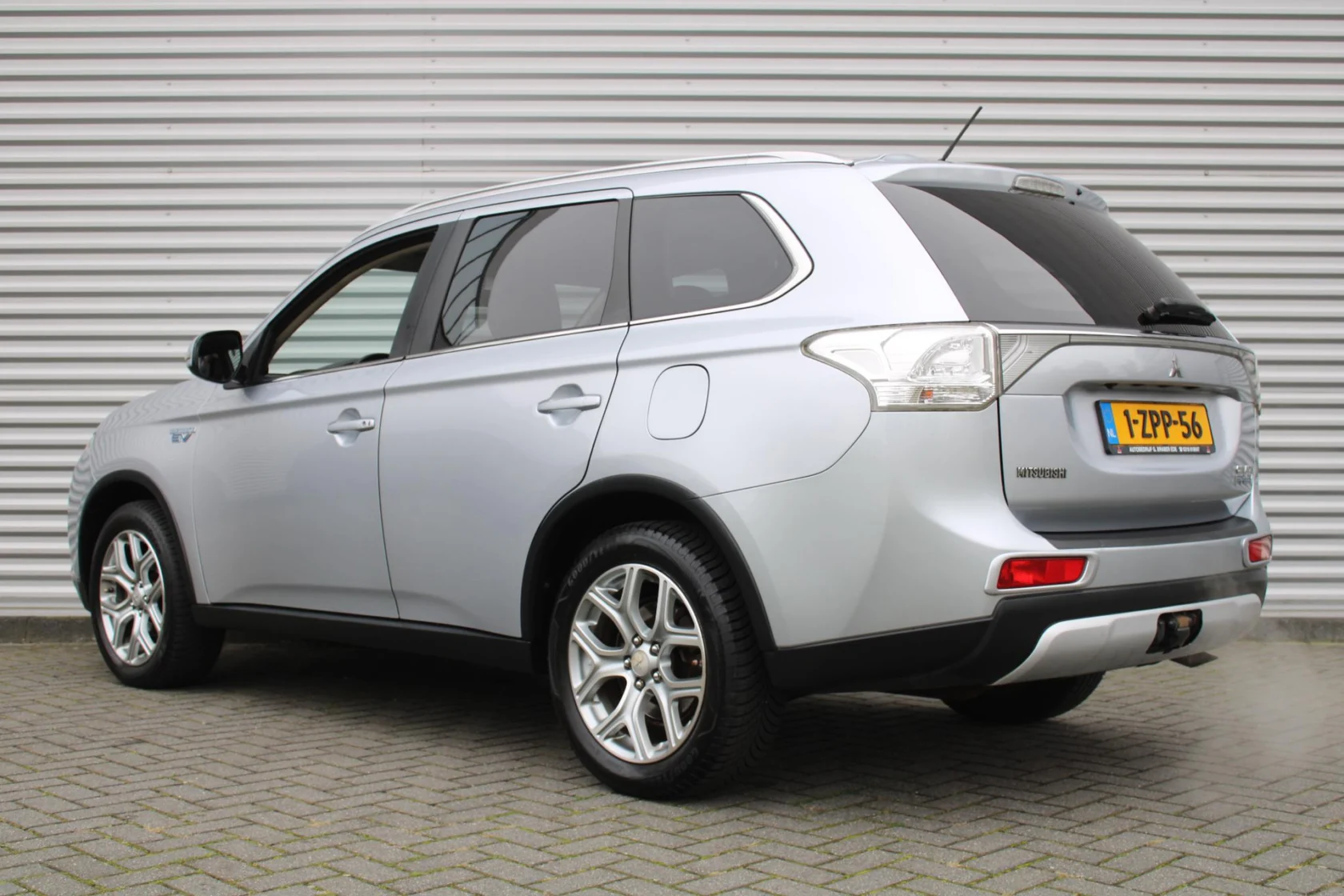 Mitsubishi-Outlander