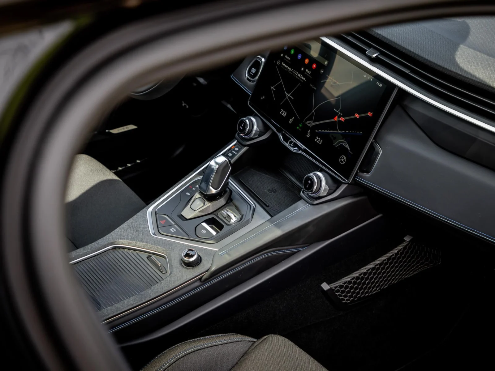 Lynk & Co-01