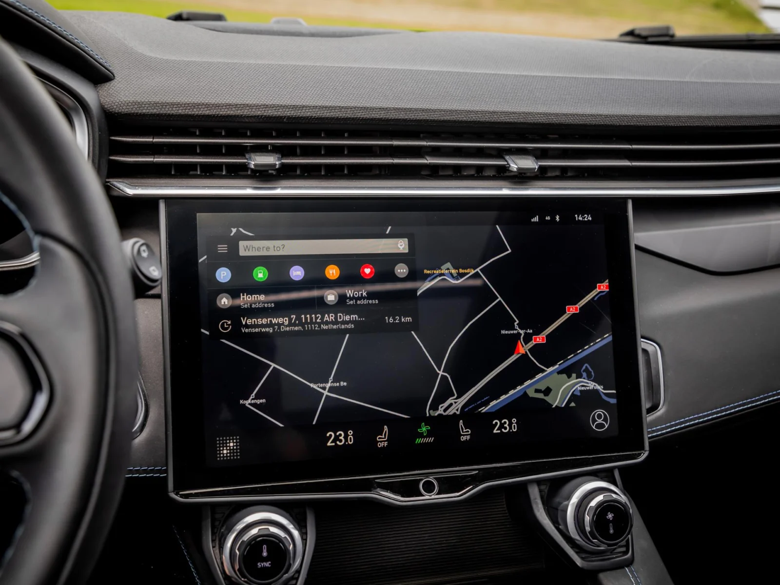 Lynk & Co-01