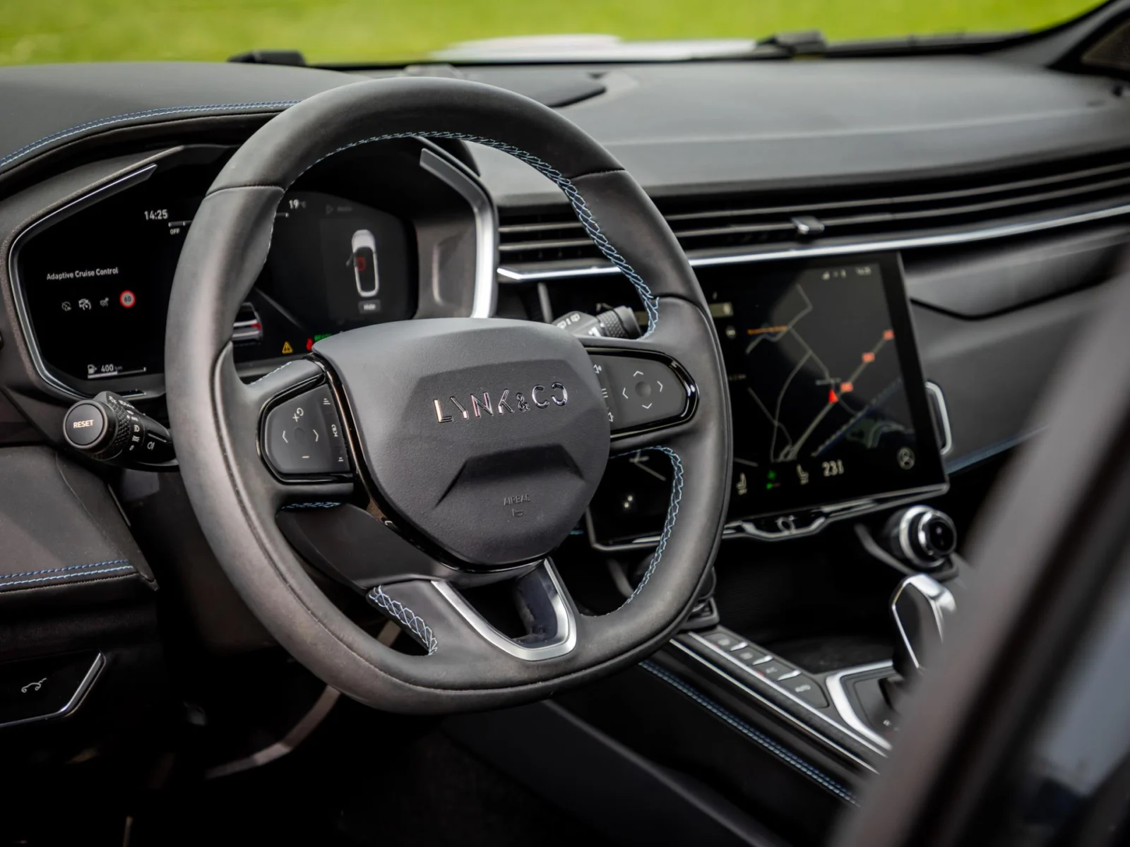 Lynk & Co-01