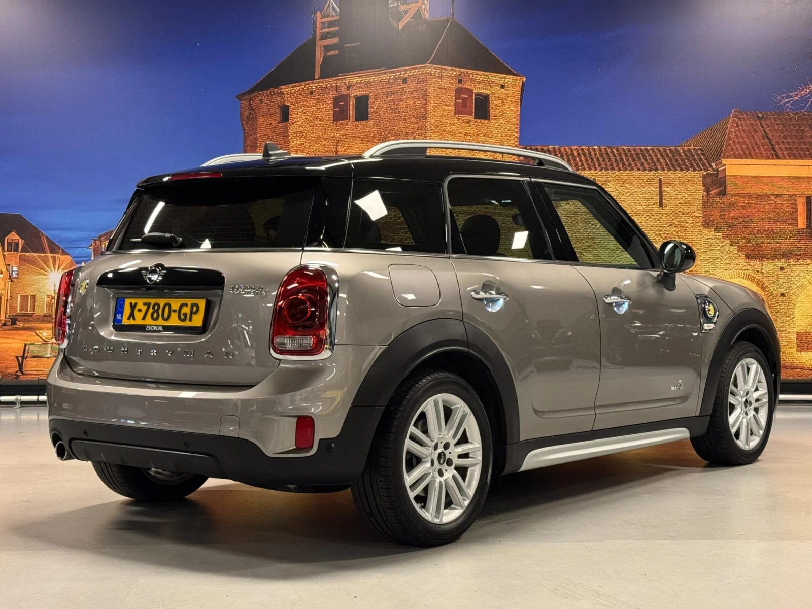 MINI-Countryman