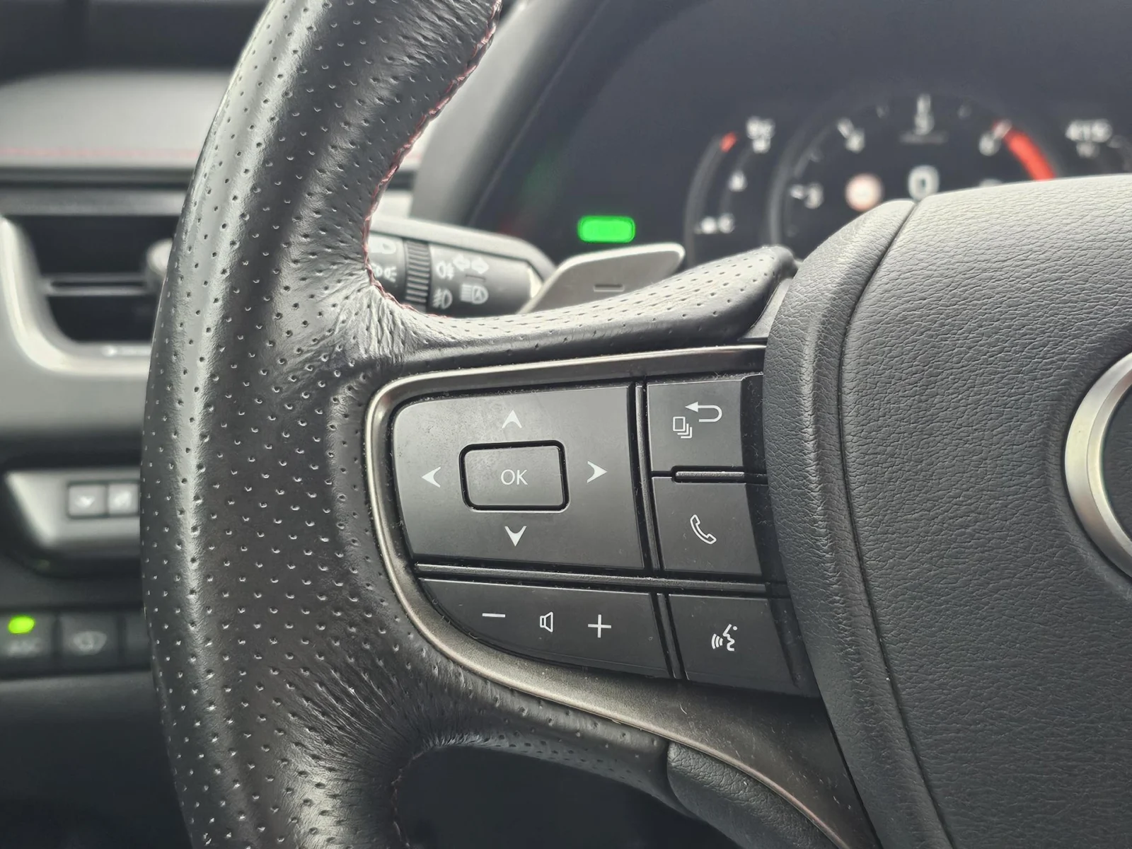 Lexus-UX